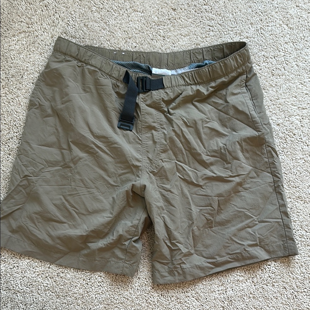 Columbia Men’s Shorts with Belt